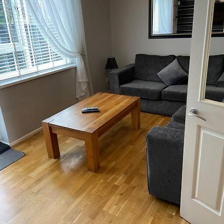 Villa Garland Way 2 Bed House Sheffield Free Parking 5 Min From M1 à Mosborough Extérieur photo