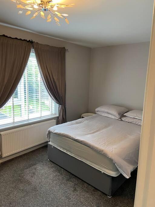 Villa Garland Way 2 Bed House Sheffield Free Parking 5 Min From M1 à Mosborough Extérieur photo