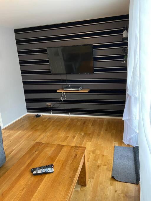 Villa Garland Way 2 Bed House Sheffield Free Parking 5 Min From M1 à Mosborough Extérieur photo